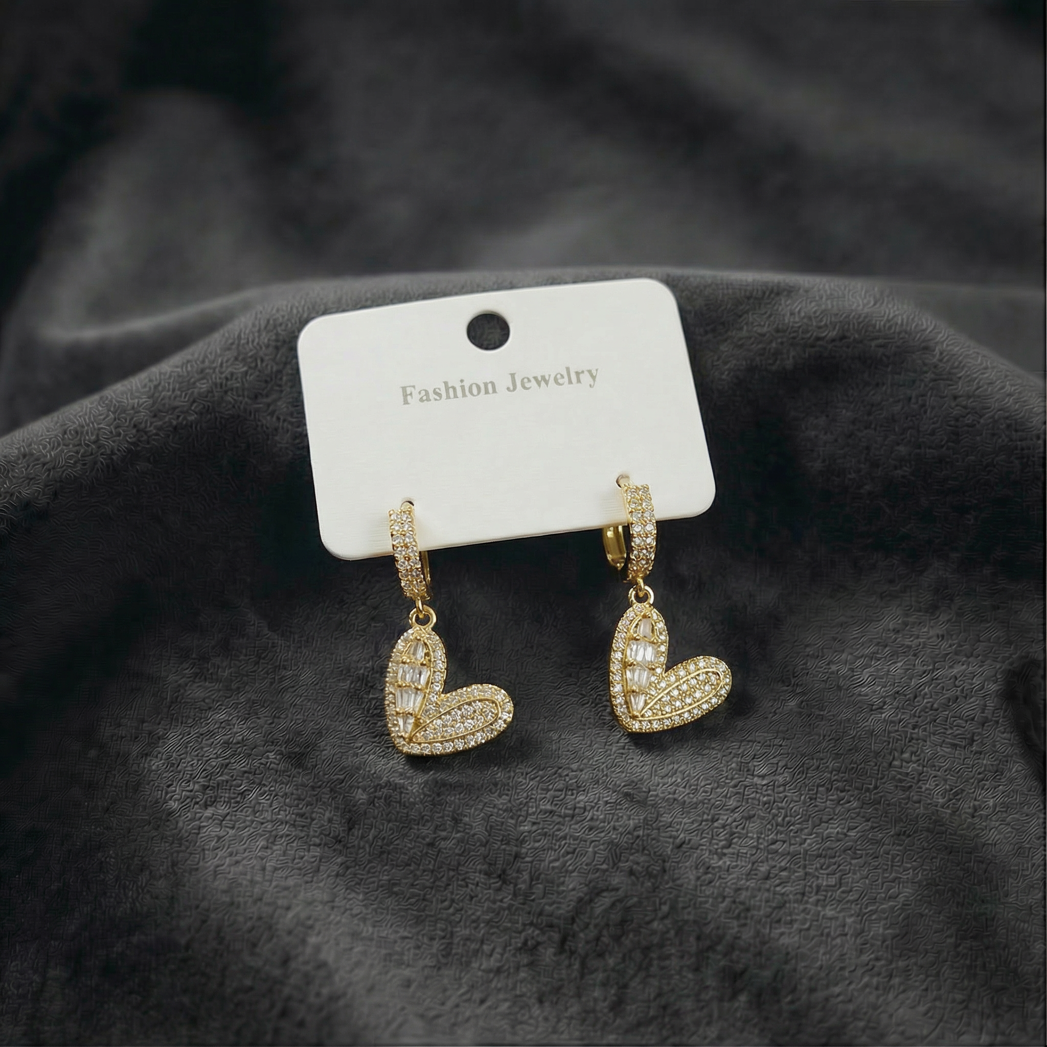 Baget ve Zirkon Taşlı Modern Kalp Küpe