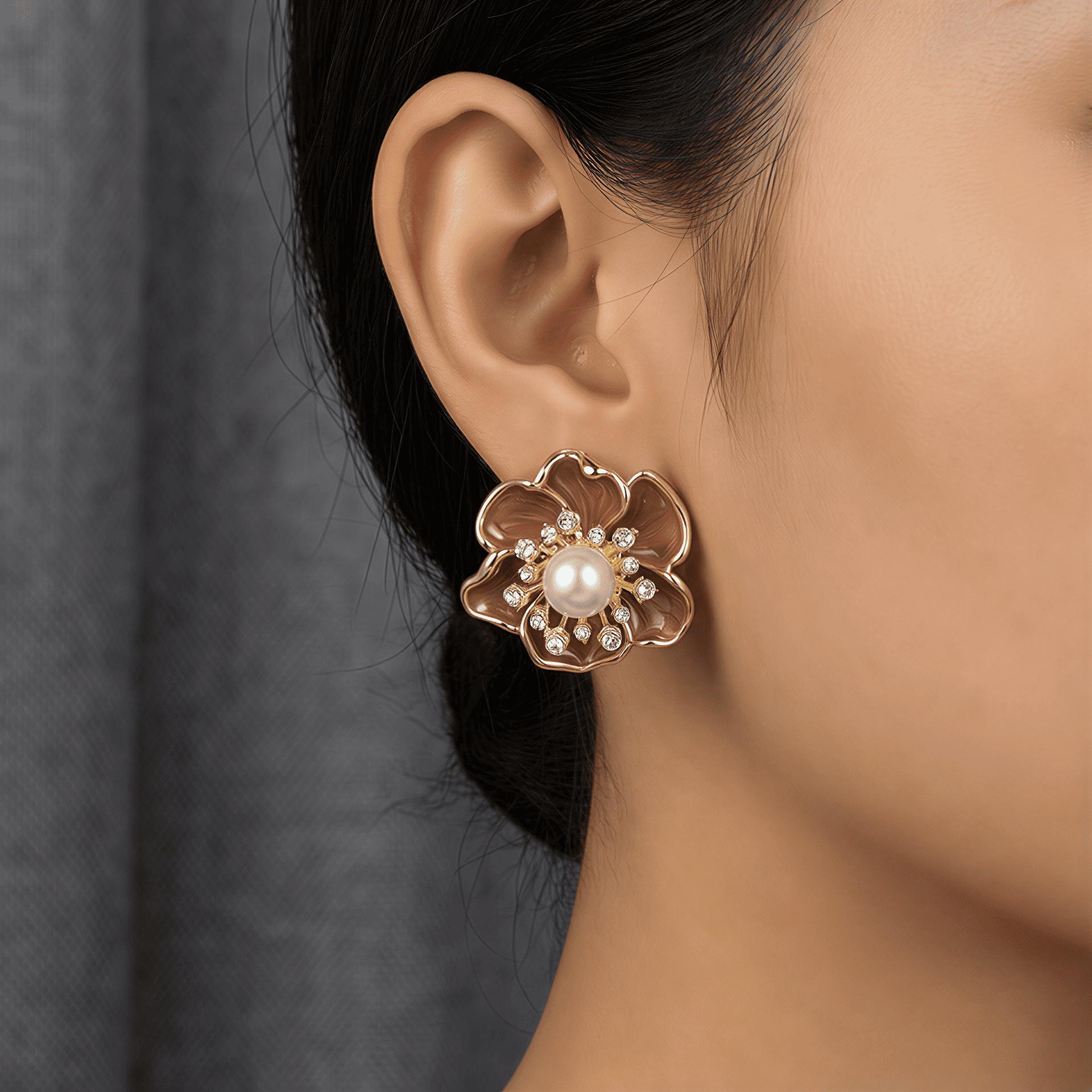 Mineli ve İncili Vintage Çiçek Küpe