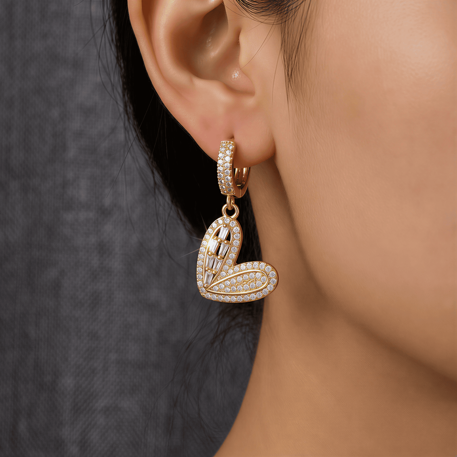 Baget ve Zirkon Taşlı Modern Kalp Küpe