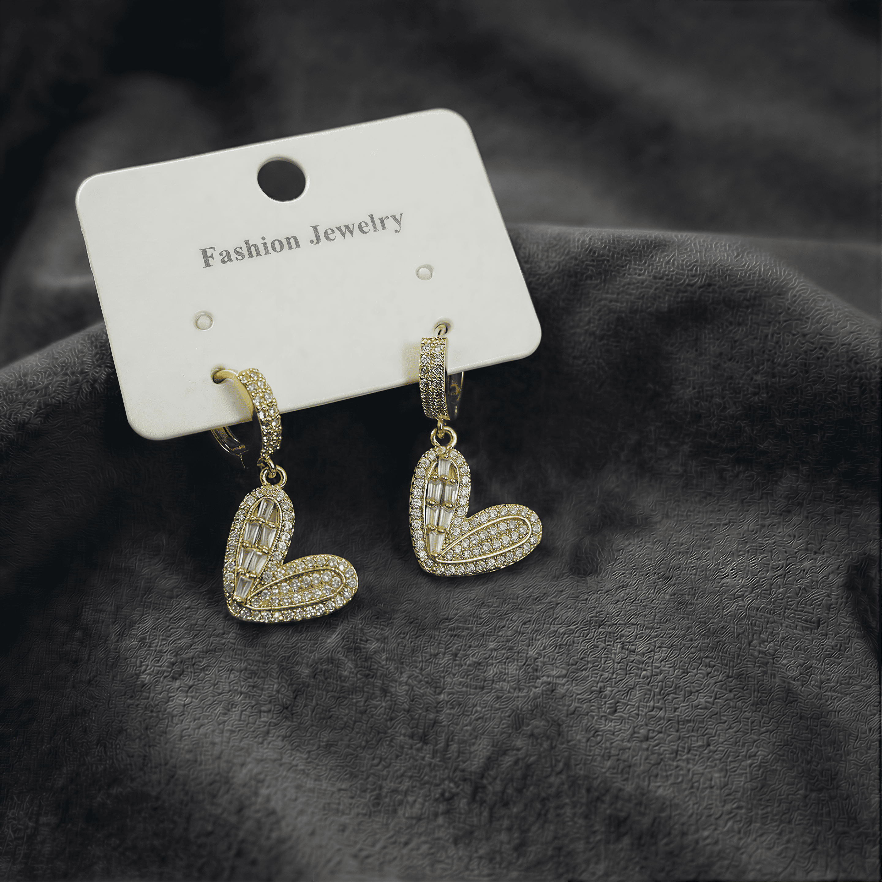 Baget ve Zirkon Taşlı Modern Kalp Küpe