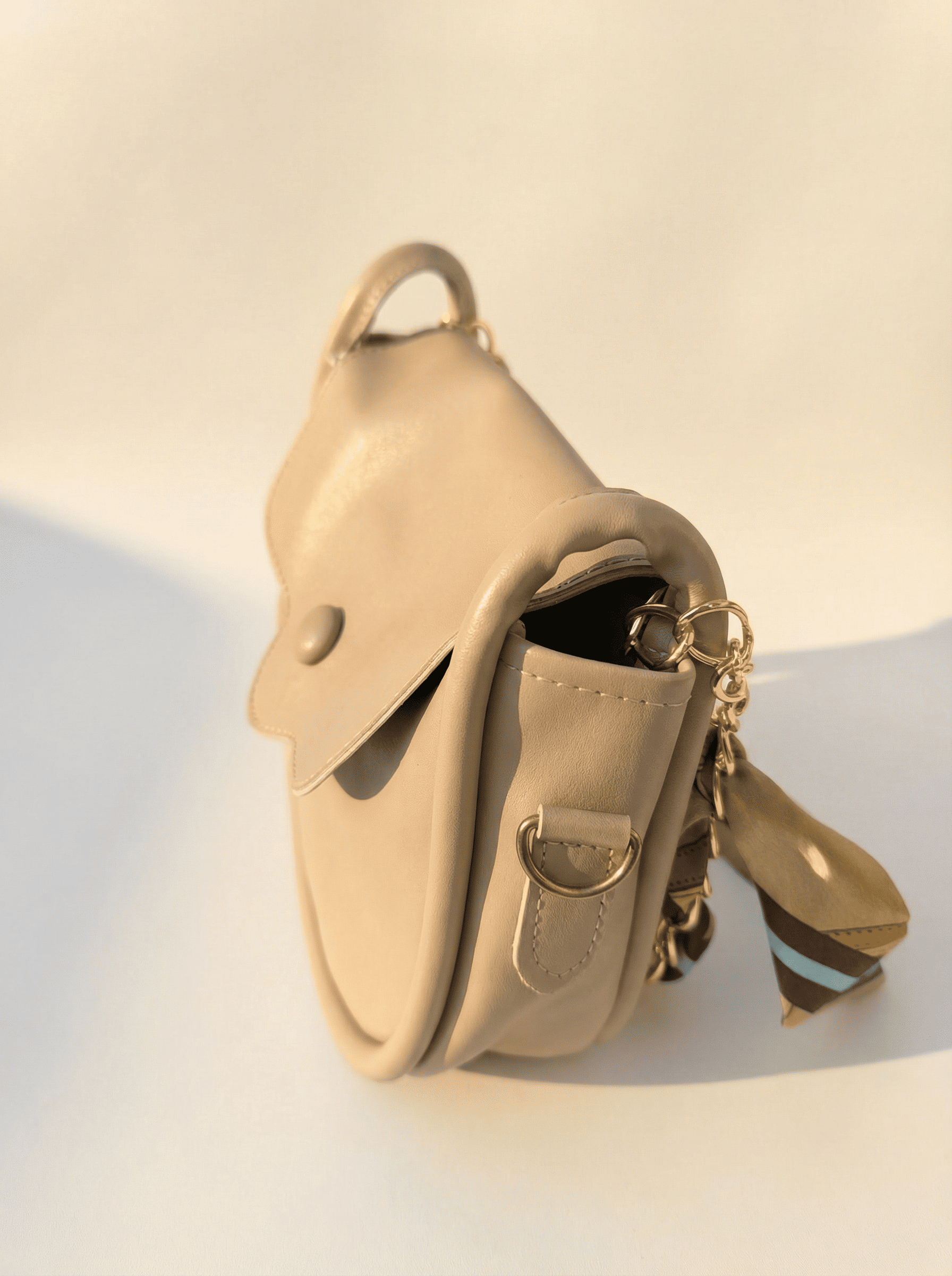 Latte Bej Vintage Düğmeli Omuz Çantası