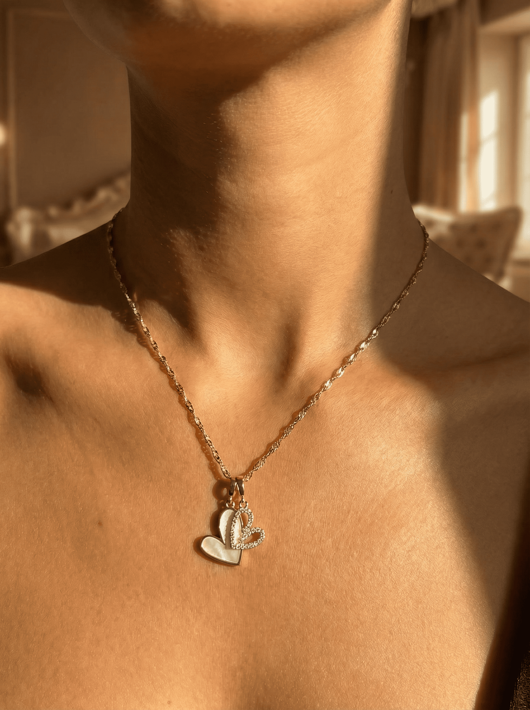 Sedef ve Işıltılı Çift Kalp Kolye