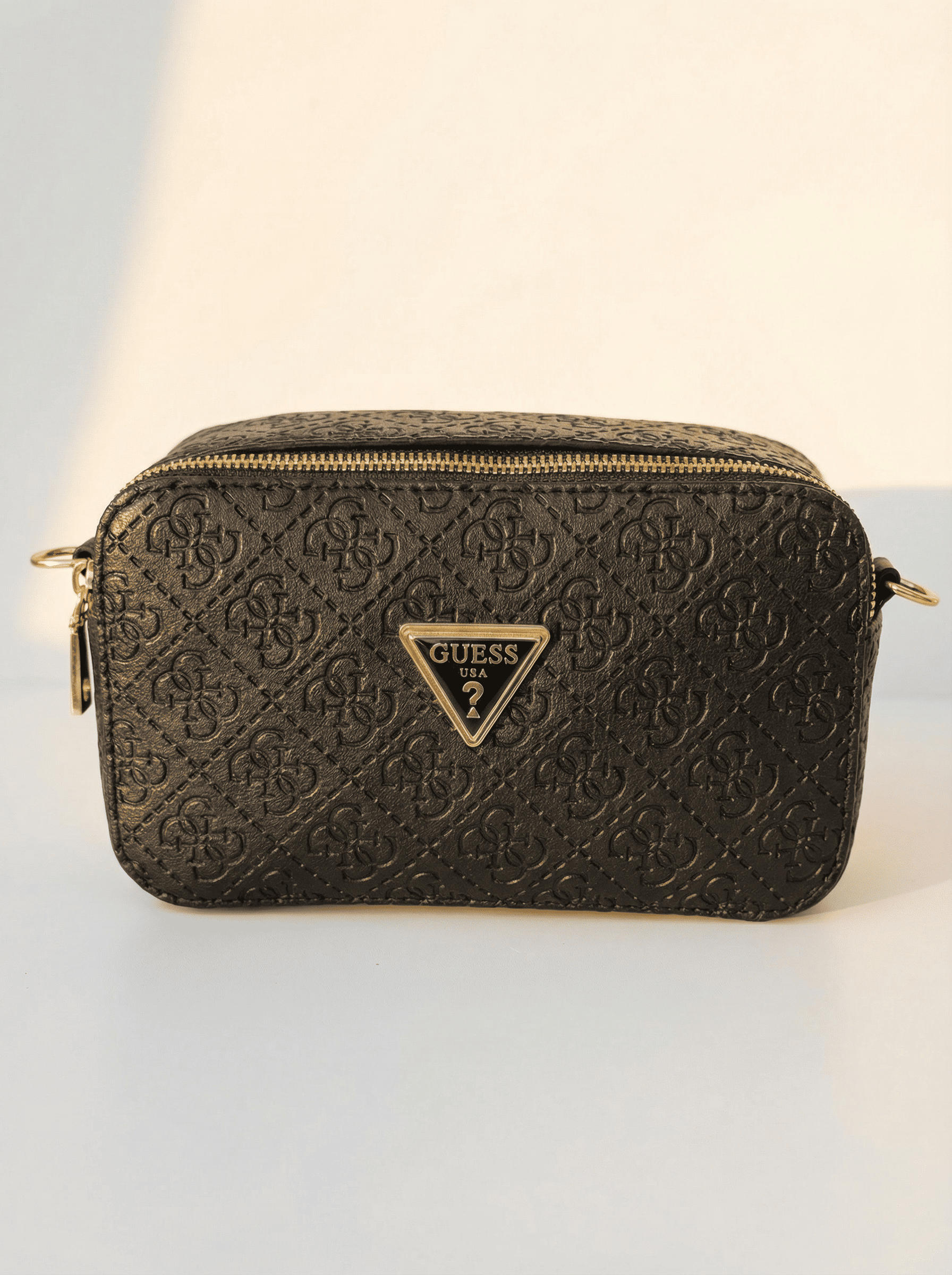 Guess Üçgen Logolu Siyah Bag