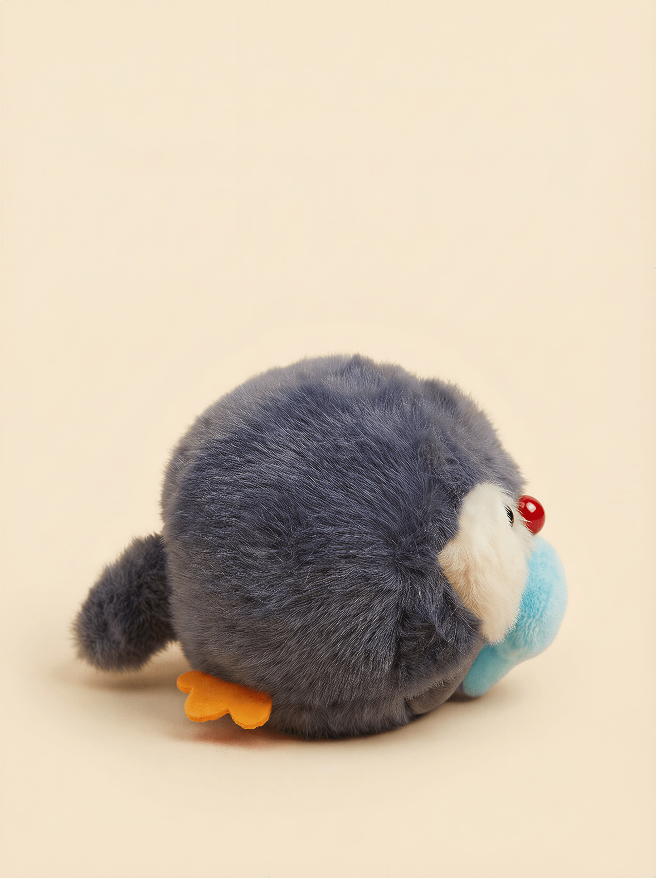 Balık Tutan Pofuduk Penguen Anahtarlık