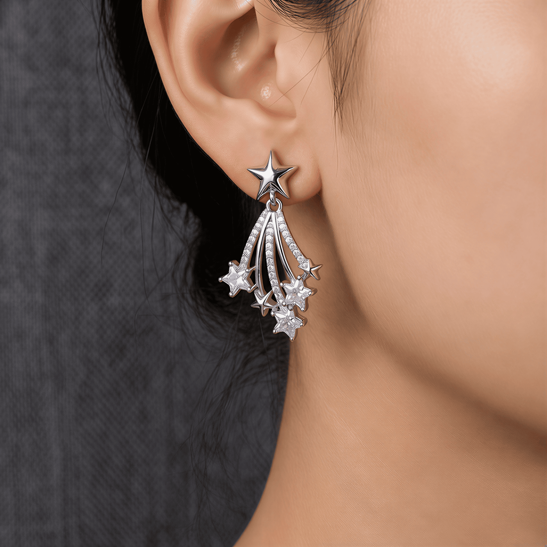 Kayan Yıldızlar Salkım Küpe (Gümüş Renk)