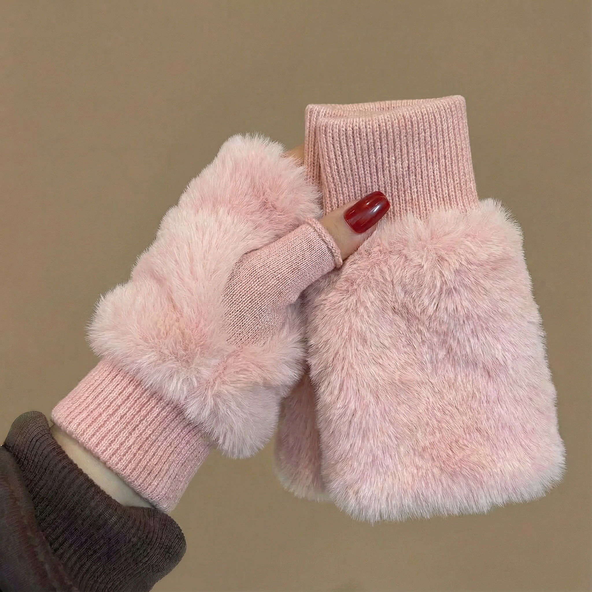 Pembe Peluş Dokulu Yarım Parmak Eldiven